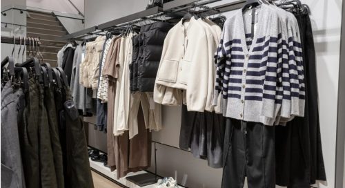 What Are the Key Seasonal Trends Fashionisk.com Highlights