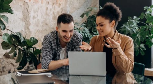 How Does MyLiberla.com Stay Ahead of Industry Trends